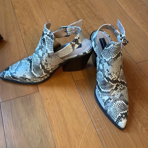 Size 6.5 heel sling back Steven by Steve Madden mules - Picture 2 of 4